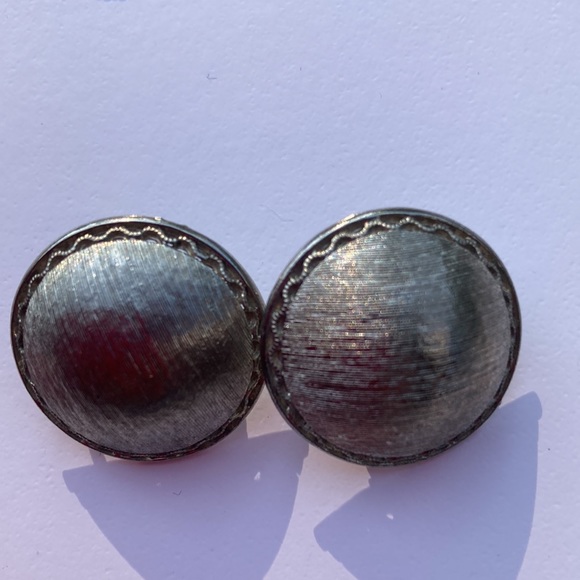 Vintage scarf clips and matching earrings - Picture 11 of 13